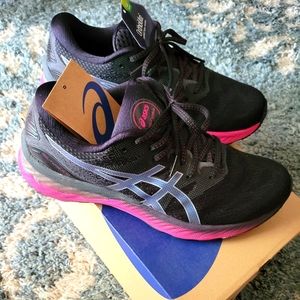 Women's Asics Gel Nimbus 23 EUC